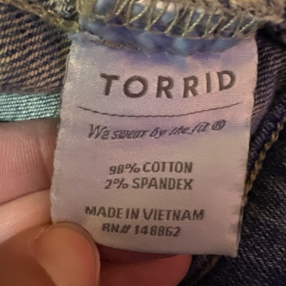 Torrid DISTRESSED JEAN JACKET Size 3 - Picture 10 of 12